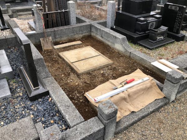 新座市営墓園：防草処理