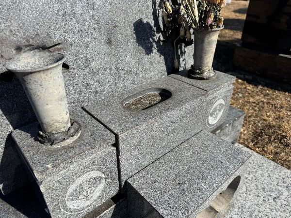 新座市営墓園花立て交換